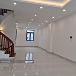 Cho thuê nhà trường chinh thanh xuân dt 45mx 6t thiết kế phù hợp làm vp ,spa ,showroom.. giá 29tr