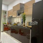 Chính chủ bán căn 3 phòng ngủ 90m2 giá hơn 4 tỷ. nội thất đẹp