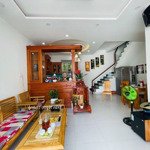 Nhà 3 tầng gồm 3pn (sân thượng), đường ô tô tránh nhau, bank định giá 11 tỷ, trung tâm p. hiệp phú