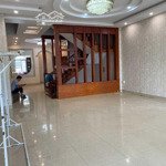 Cho thuê mặt tiền quốc lộ 20 giao với thống nhất 6x24 400m2 và 6 phòng