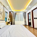 Nhà đẳng cấp đôngquan - cầu giấy - 38m - 5 tầng - mt 6,9m - 6,8 tỷ - gần phố - lô góc bệ vệ