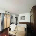 Bán gấp tòa nhà 8 tầng mp cát linh, tôn đức thắng. dt: 130m2. phố 2 chiều. vị trí đẹp nhất phố