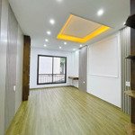 Bán nhà lạc long quân, ngõ thông, 30m ra mặt phố, 56m2, mặt tiền 6m, 7,6 tỷ còn bớt.