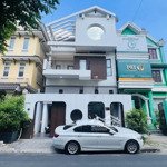 Cho thuê căn villa tây âu mt sầm uất nhất đường hoa đ. hoa lan