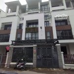 Cho thuê siêu shophouse hoàng thành vina mỗ lao, nguyễn văn lộc.diện tích160m2,mặt tiền6m, 5 tầng. giá bán 70 triệu