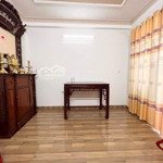 Nhà rẻ quận 3,cần bán gấp nhà 2 tầng tại trần văn đang,q3. diện tích: 49m2. giá bán 3tỷ1.sổ hồng riêng.