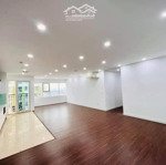 Bán căn góc 3 phòng ngủ 2 vệ sinh135m2, 3 lô gia