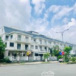 Nhà phố lakeview city mặt tiền đường 25m cần cho thuê giá bán 27 triệu nội thất cơ bản. liên hệ: 0917 330220