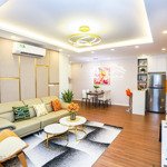 Cho thuê gấp căn hộ kingston residence 80m2 2 phòng ngủgiá bán 18 triệu. liên hệ: 0844911777 vân