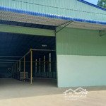 Cho thuê kho gần vòng xoay tân hiệp. dt 800m2, điện 75kw đường cont. lh e việt