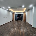 Bán nhanh căn 3 phòng ngủdiện tích 130m2 tầng trung, nhà mới sạch đẹp view thoáng, giá bán 7,88 tỷ bao phí