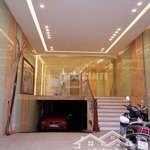 Cho thuê nhà mp kim ngưu, dt 120m2 x 3 tầng, mt 5m, nhà mới, thông sàn, thang máy, có hầm để xe