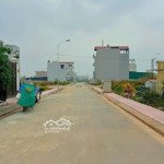 62m2 - đất dịch vụ song phương - mặt tiền 4m4. không dính lỗi - vỉa hè to rộng (oto đỗ trc cổng)