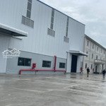 Xưởng trong khu công nghiệp: 11000m2 văn phòng 800m2 nhà ăn nhà xe 1800m2 người nước ngoài đứng tên