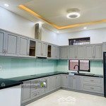 Cho thuê nhà phố đang làm mới thật lakeview city giá 32 triệu full nội thất, 5pn 5wc, lh 0907110827