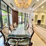 Bán liền kề 367 bưởi, vĩnh phúc, ba đình, dt 72m2 gara ô tô, hai ô tô tranh giá 24.8 tỷ:o981,129o26