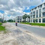 đất kinh doanh mặt tiền đường bưng ông thoàn, p. phú hữu, tp. thủ đức, sát bên villa park