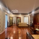 Cho thuê nhà biệt thự ngõ 195 đội cấn, 160 m2 xây 3 tầng, 4 phòng ngủ 5vs liên hệ 0866825428