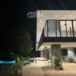 Bán căn villa tại dân hạ, kỳ sơn, hb 1220m2 thiết kế 3 pn, bể bơi, full nội thất cao cấp, sổ đỏ