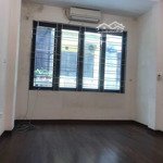 Cần cho thuê nhà riêng, dt 150m2, đường quan hoa, cầu giấy 4p ngủ, 4 vệ sinh, full đồ nội thất