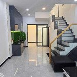 Bán nhà 3 tầng, mới tinh, 50m2, ngang 4.5 mét, 3 phòng, hẻm đẹp, sát mặt tiền, trần phú, p9, quận 5