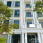 Cho thuê nhà phố 126m2 manhattan vinhomes grand park hoàn thiện, có thang máy 30tr