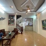 Nhà riêng ngõ phố đê trần khát chân kim ngưu dt 50m2x3t giá 12tr/th có tl