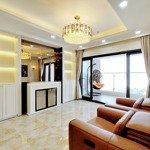 Chính chủ cần bán nhanh căn hộ cao cấp cosmo city, quận 7, diện tích: 129m2, 3 phòng ngủtặng nội thất, có sổ hồng