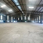 Cho thuê xưởng 2500m2. khu công nghiệp. xuyên á đức hòa. long an