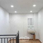 Nhà quận 10,hồ thị kỷ, hẻm xe hơi, 16m2 sử dụng,3 tầng,3ty9