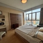 Cc bán căn hộ vista 3 phòng ngủview xa lộ hà nội.diện tích140m2 3 phòng ngủ full nội thất, giá tốt