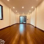 Bán nhà phúc lợi 30m2, mt 5m, 5 tầng 3pn, gần ô tô, giá 4 tỷ 50 triệu