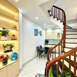 Chính chủ bán nhà riêng quận thanh xuân, 32m2, xây 4,5 tầng, tặng lại toàn bộ nội thất giá 4,6 tỷ