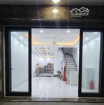 Cho thuê nhà 6 tầng thang máy nguyễn văn cừ, gia thụy. 60m2/sàn. giá: 18 triệu. lh: 0984.373.362