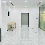 Cho thuê mặt bằng 80m2 khu phân lô lạc long quân. giá thỏa thuận.