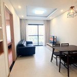 Cần bán căn 2pn 75m2. bao gồm nội thất. tầng trung view công view ngoại khu