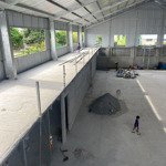 Cho thuê mặt tiền nguyễn văn hưởng 800m2(40x20m) sẵn nhà cấp 4 giá chỉ 100tr/tháng vỉa hè rộng