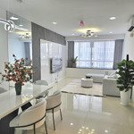 Bán căn hộ sunrise city khu south quận 7. diện thích lớn