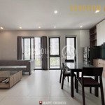 Căn hộ 1 phòng ngủ bancol, nhà mới sạch sẽ, nội khu yên tĩnh gần siêu thị dt 50m2 gần the vista