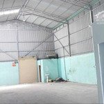 Cho thuê kho phú tân 300m2, có văn phòng, hợp sx nhẹ, làm kho. lh e việt đi xem