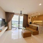 Bán căn góc căn hộ chung cư sky center,quận tân bình.dt 80m2,2pn giá 4ty.lh: 0901319252