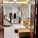 Chính chủ bán nhà ngõ 14 đông quan - cầu giấy dt30m2, full nội thất gỗ lim,nhà thiết kế hiện đại.