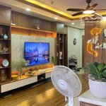 Chính chủ bán ch 3n-2vs. diện tích: 96m. giá: 6,9 tỷ. đc: sky park residence. full nội thất.