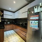 Cần tiền bán gấp góc penthouse dt 198m2 giá 6,8 tỷ. liên hệ 0916 769 639