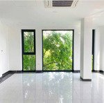 Cho thuê văn phòngdiện tích100m2 - 25 triệu, view đẹp, ánh sáng tốt, mặt tiền hồ văn huê, phú nhuận