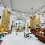 Nhà phố nội thất đẹp, 75m2, 1 trệt 2 lầu, sổ hồng riêng, park riverside, phú hữu, q9, giá 8tỷ490