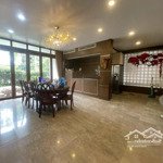 Bán nhà phố nguyễn văn cừ, 160m2, 4 tầng, mt 12m, mặt ngõ ô tô tránh, kinh doanh, cách mp 1 nhà.