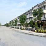 Duy nhất 1 căn nhà phố 3 tầng gần ngay công nghệ cao tại centa riverside chỉ 5, x tỷ