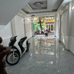 Phùng văn cung_4x18m_7p_7wc_vpct_spaa_áo cưới_ở kdoanh onl....