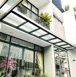 Bán biệt thự 3 tầng mới đẹp, giá 100 tỷ, khu villas cao cấp, thảo điền, quận 2, hồ chí minh.